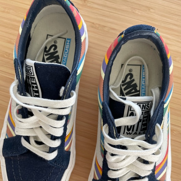 Vans - Picture 7 of 7